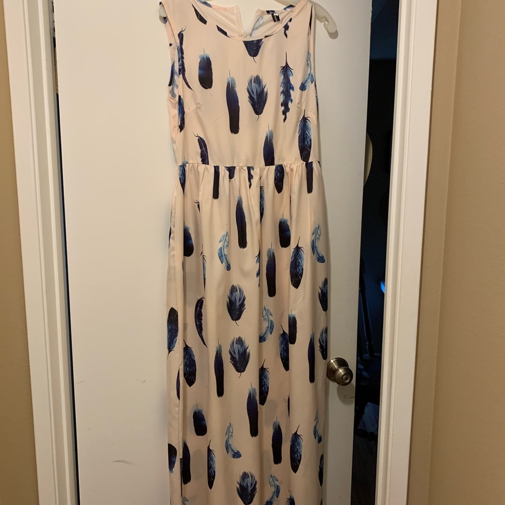 Beautiful never worn maxi dress.
